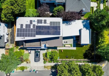 Flat Roofing Features That Work Well for Modern Homes in Seattle
