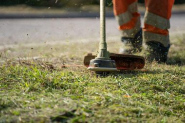 How to Get Sharp Clean Lawn Edges Without Wasting Your Weekend