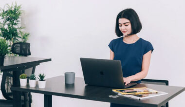 Top 4 Standing Desk Providers in Canada for Productive Workspaces