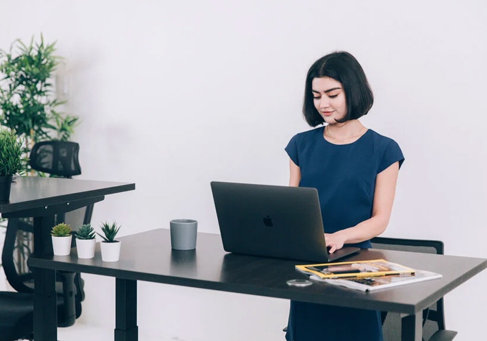Top 4 Standing Desk Providers in Canada for Productive Workspaces
