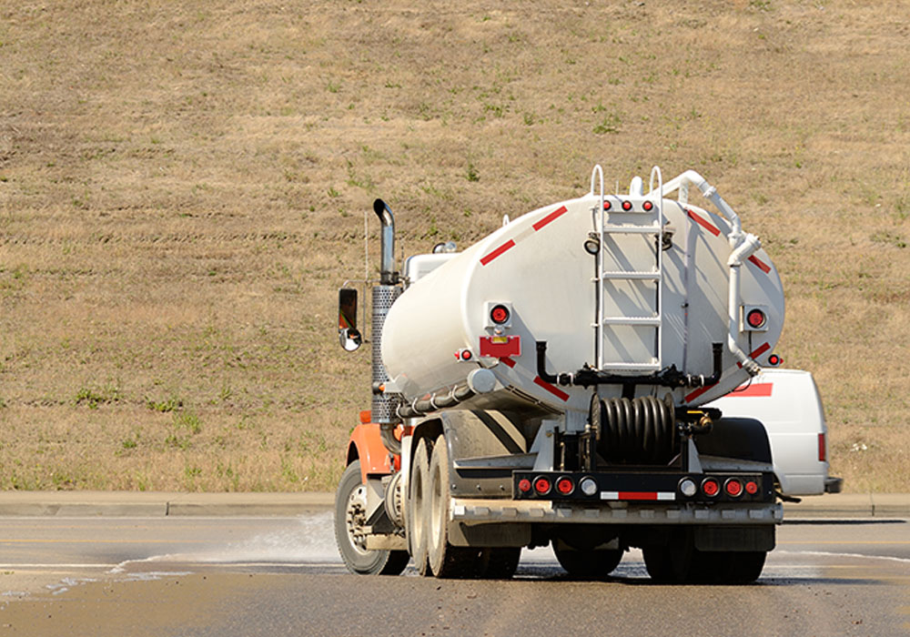 What Makes a Rugged Water Cartage Truck Suitable for Demanding Conditions