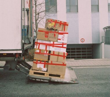 Reasons You Should Hire Professional Movers