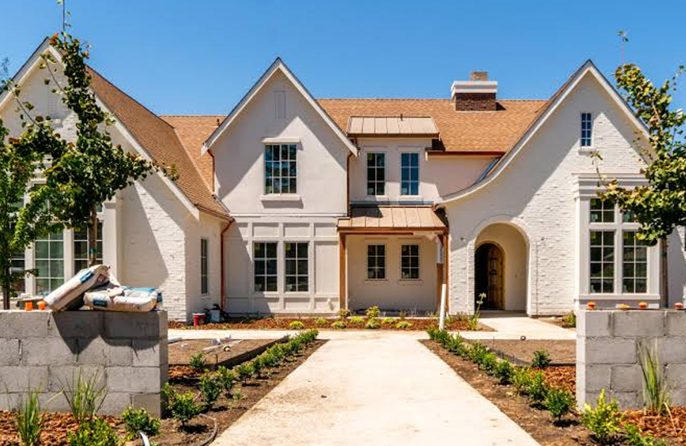 The Benefits of Building a Home Versus Buying an Existing One