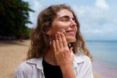 What does sunscreen do